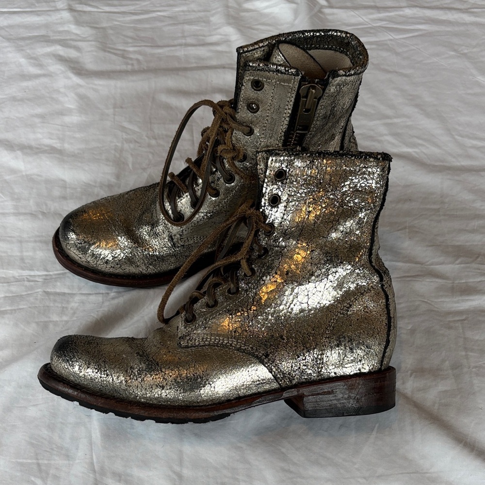 Freebird by Steven Manchester Distressed  Metallic Leather Boots Women’s Size 9